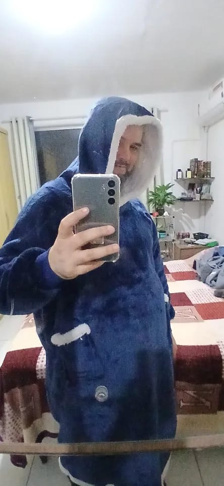 Customer photo review of Oversize Flanell-Deckenhoodie –  Tragbare Kuscheldecke mit Ärmeln & Kapuze