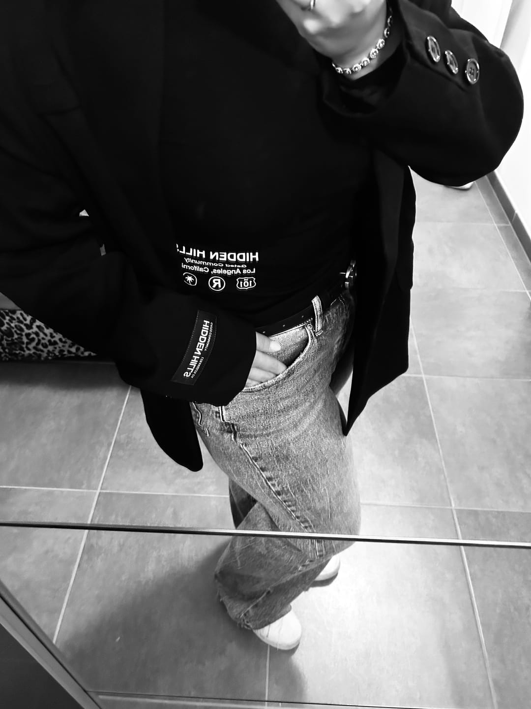Customer photo review of LABEL LONGSLEEVE TOP BLACK