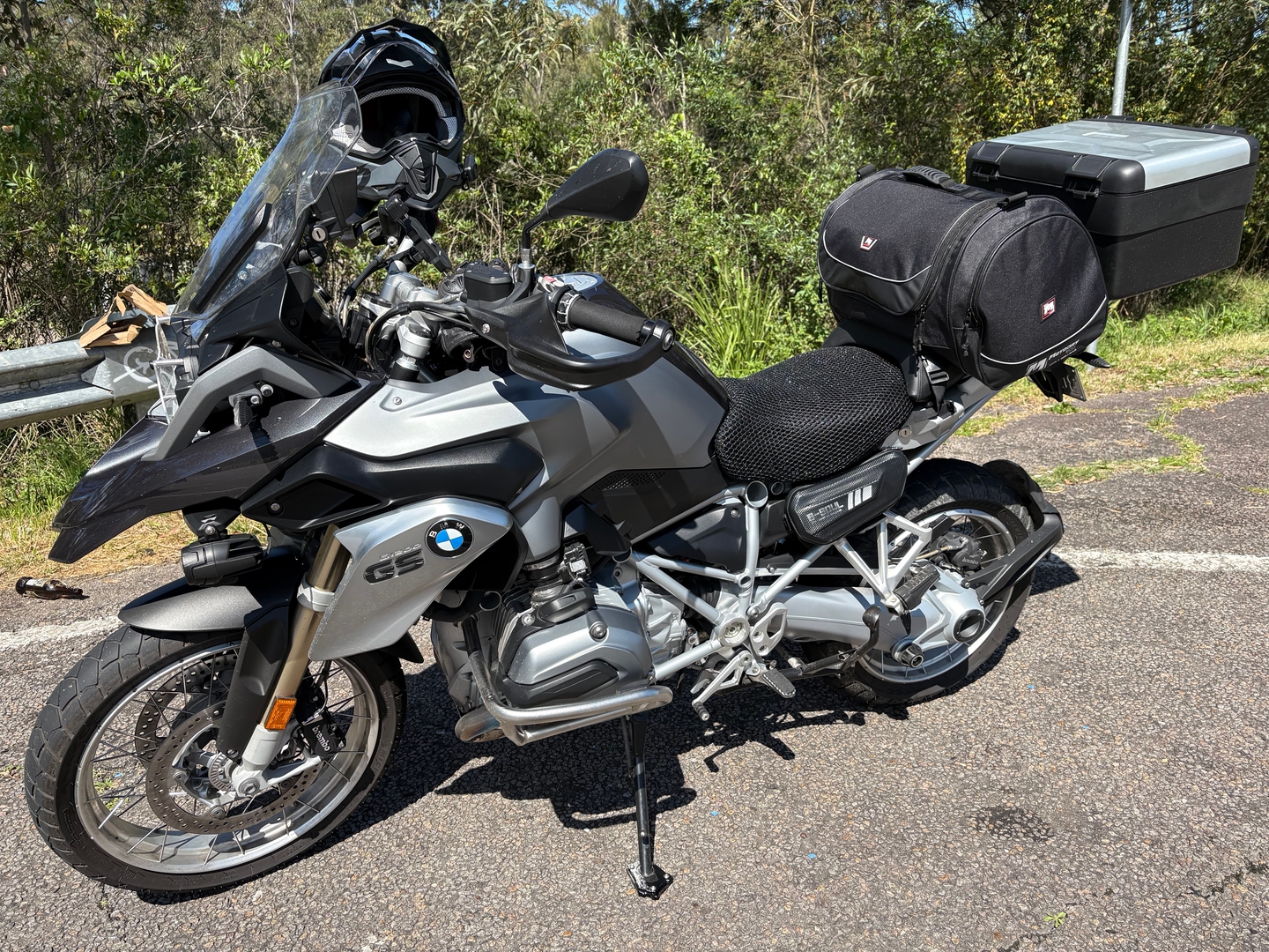Wind Rider mesh seat cover installed on a BMW R 1200 GS