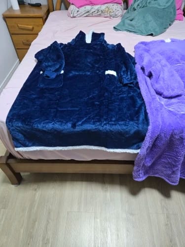 Customer photo review of Oversize Flanell-Deckenhoodie –  Tragbare Kuscheldecke mit Ärmeln & Kapuze
