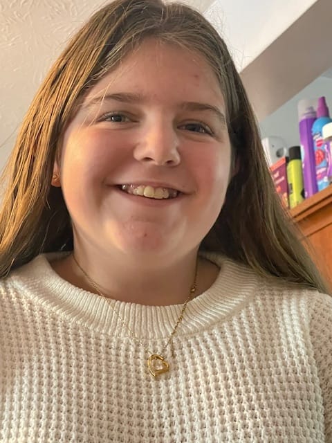 Customer photo review of To My Daughter - "I'll Always Be Here" Forever Love Necklace Gift Set  - DT03