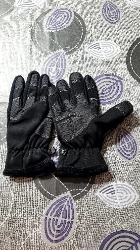 Customer photo review of Naturwide Winter Gloves – Waterproof, Windproof & Touchscreen-Compatible