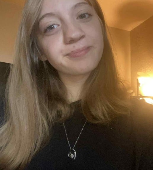 Customer photo review of To My Daughter - "I'll Always Be Here" Forever Love Necklace Gift Set  - DT03