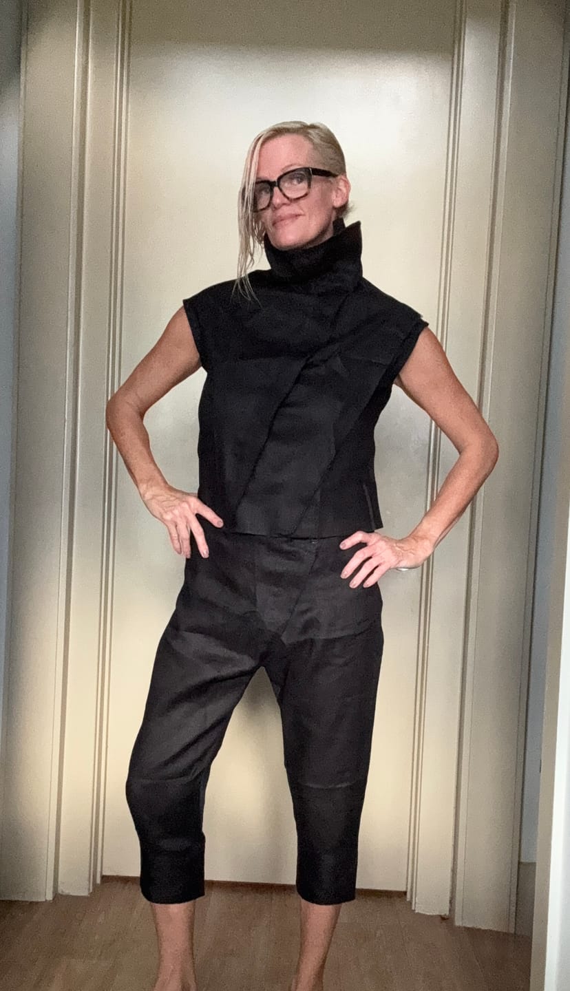 Customer photo review of Summer linen baggy pants in Dark grey