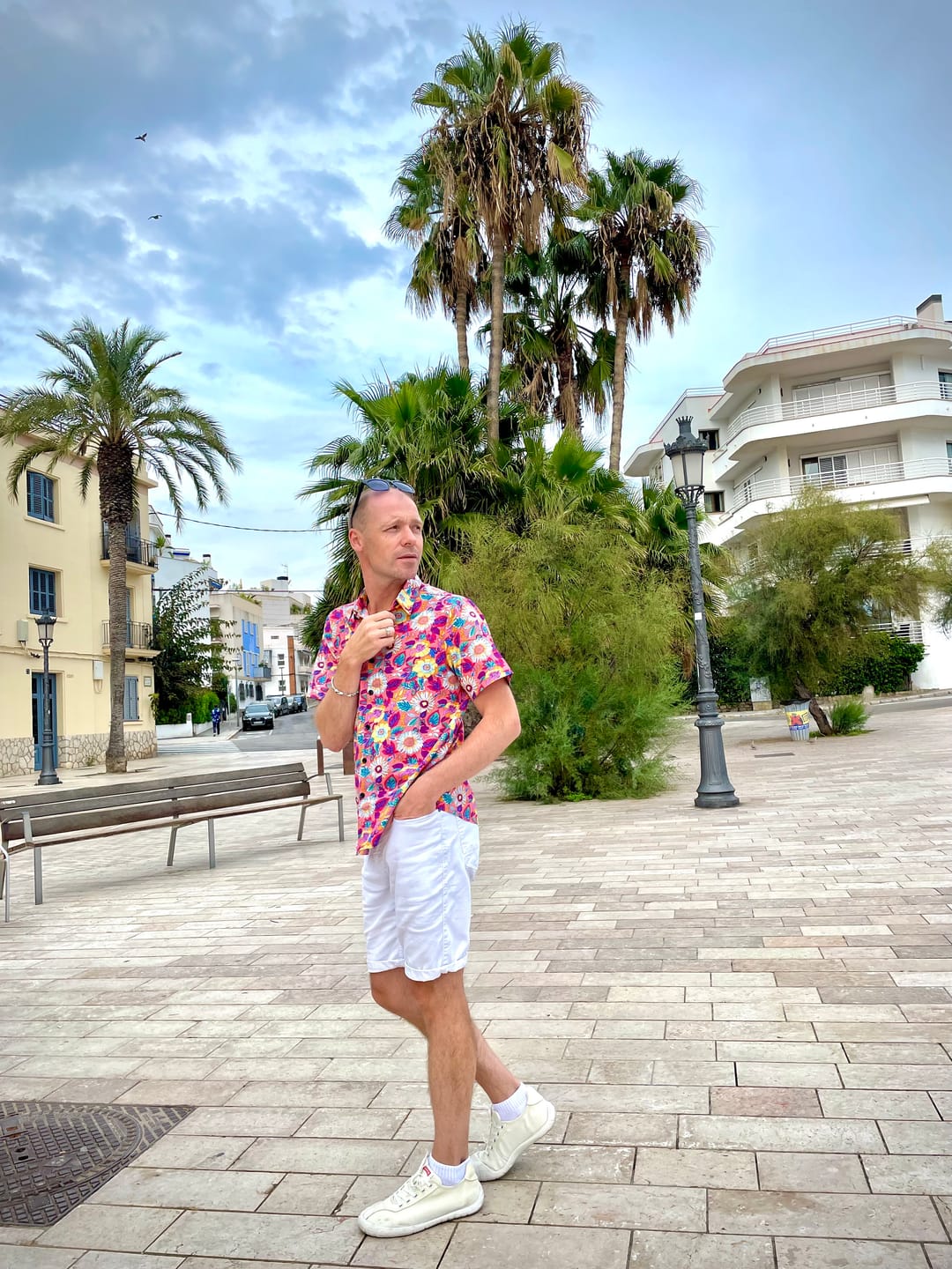 Customer photo review of Men's Pink Floral 100% Cotton Breathable Summer Short Sleeve Hawaiian Button Up Shirt