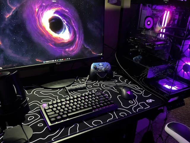 Customer photo review of Black Topo Mousepad