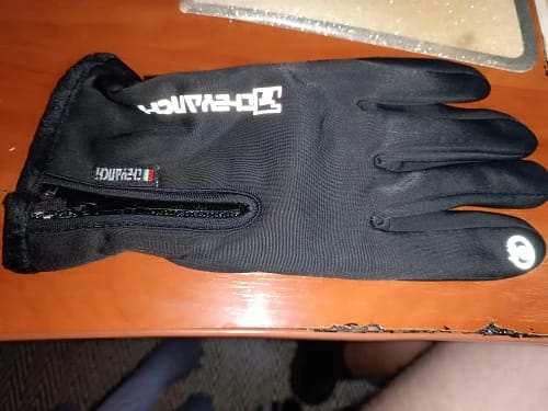 Customer photo review of Naturwide Winter Gloves – Waterproof, Windproof & Touchscreen-Compatible
