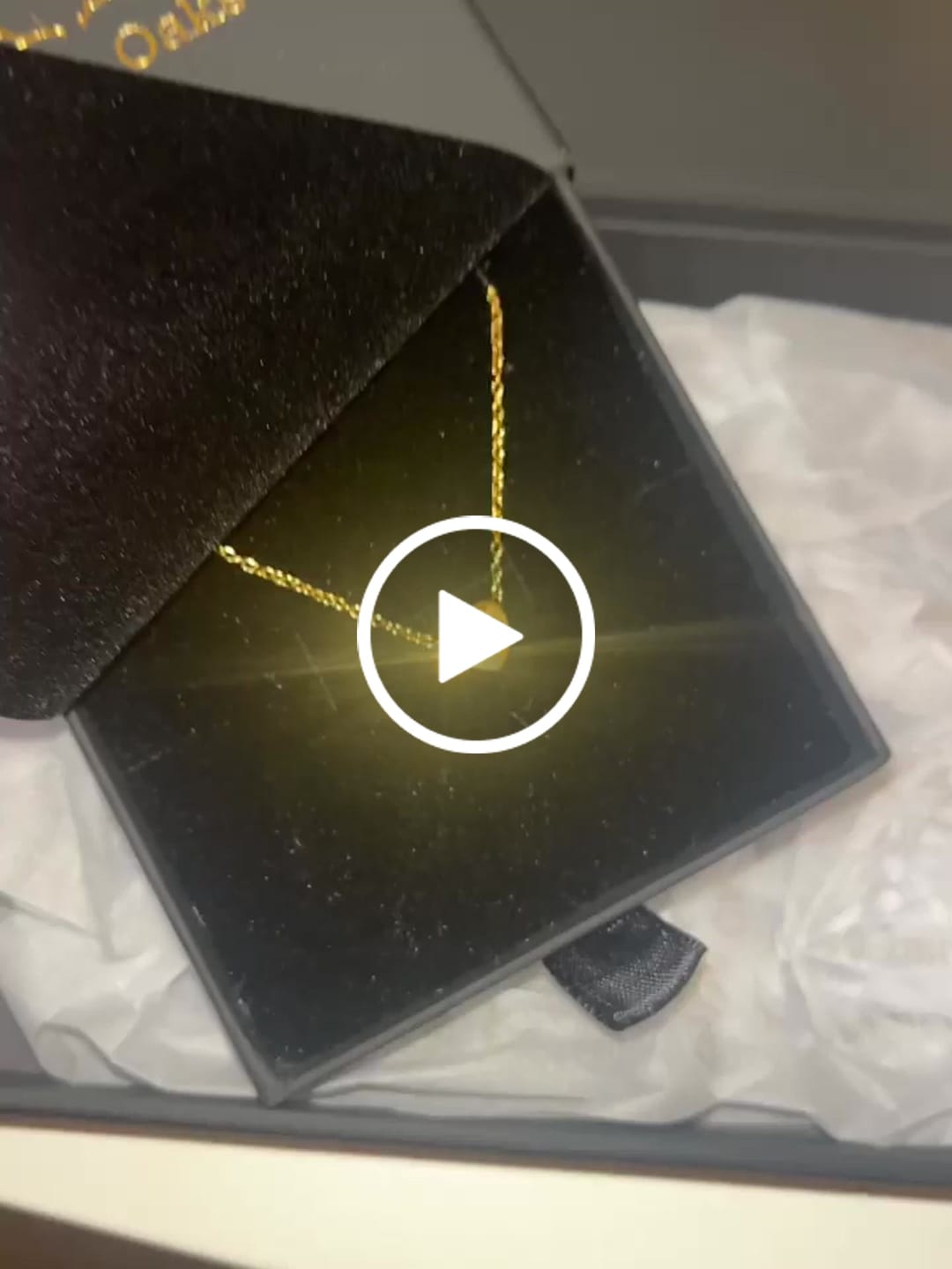 Customer video review of Amo Heart Necklace in Gold