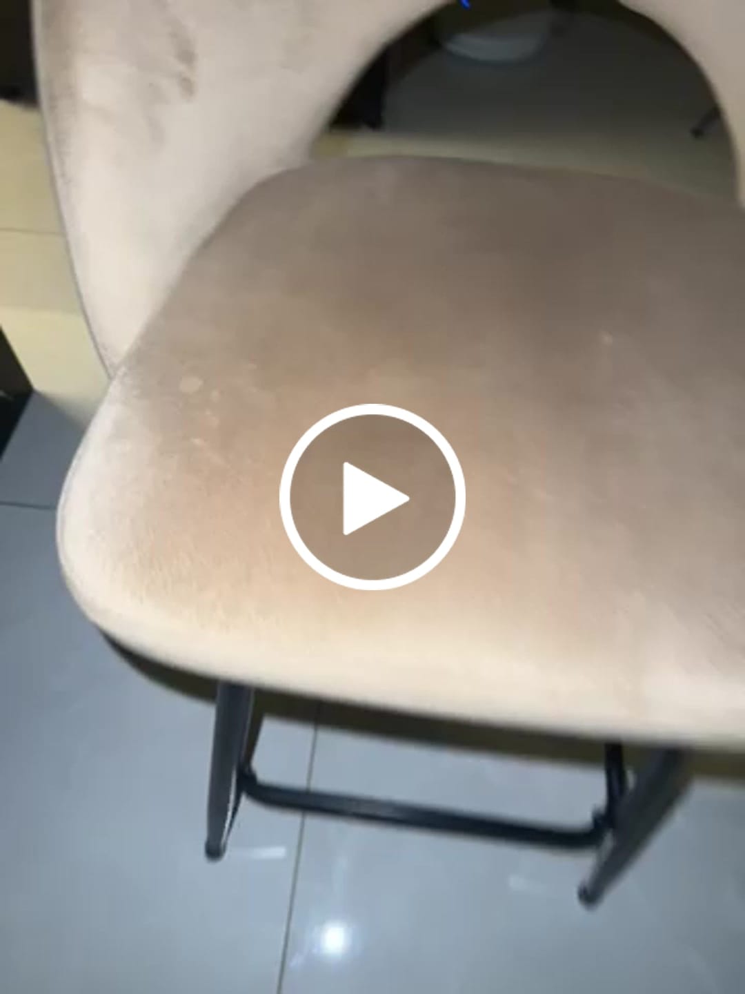 Customer video review of Scaun bar H96, bej/negru, stofa catifelata/otel, 48x49x89 cm