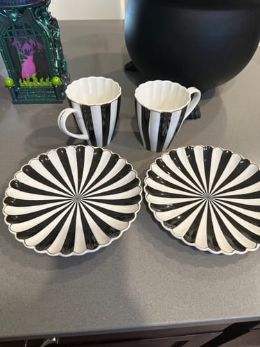 Customer photo review of Black and White Stripe Scallop Fine Porcelain Dessert/Dinner Plate