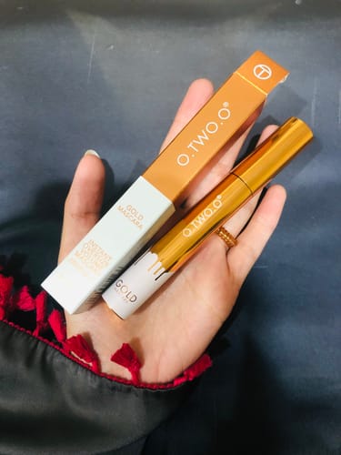 Customer photo review of O.TWO.O GOLD MASCARA