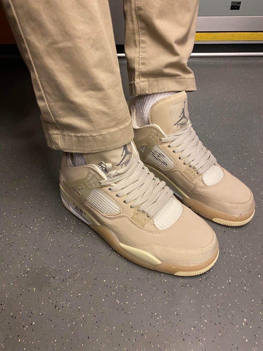 Customer photo review of JORDAN 4 - Off - White Unisex Streetwear Limited Edition