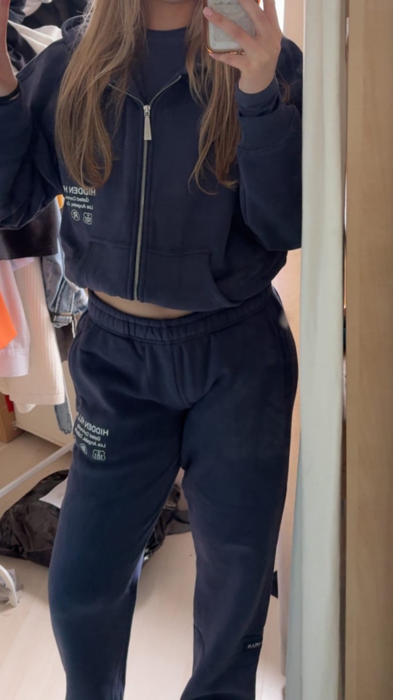 Customer photo review of LABEL STRAIGHT LEG SWEATPANTS FUTURE DUSK