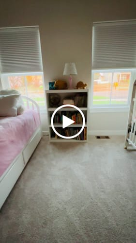 Customer video review of SmartWings Motorized Light Filtering and Blackout Cellular Shades Nowa Designer Texture Helios