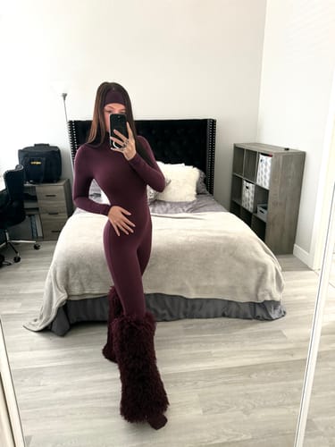 Customer photo review of Faux Fur Plush Leg Warmers