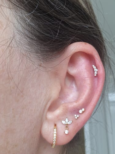 Customer photo review of DIXI Curved Threadless Cartilage Stud