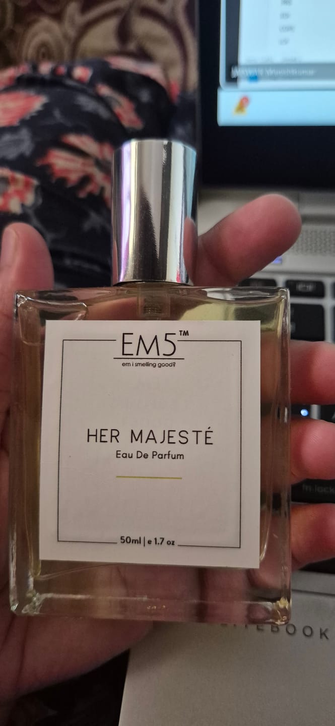 Customer photo review of Her Majesté | Eau De Parfum