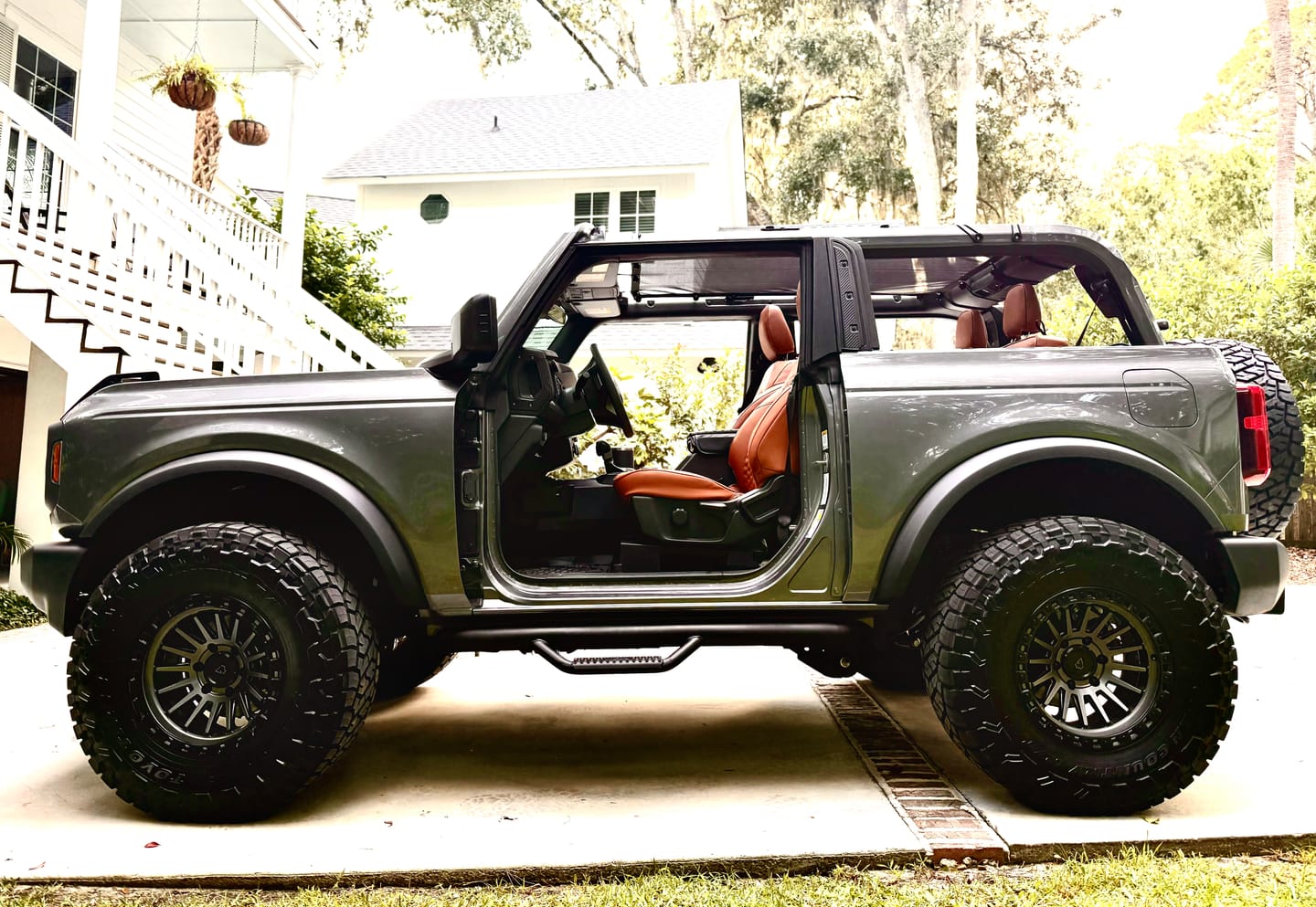 Customer photo review of 2021+ Ford Bronco 2 Door Custom Leather Seat Covers