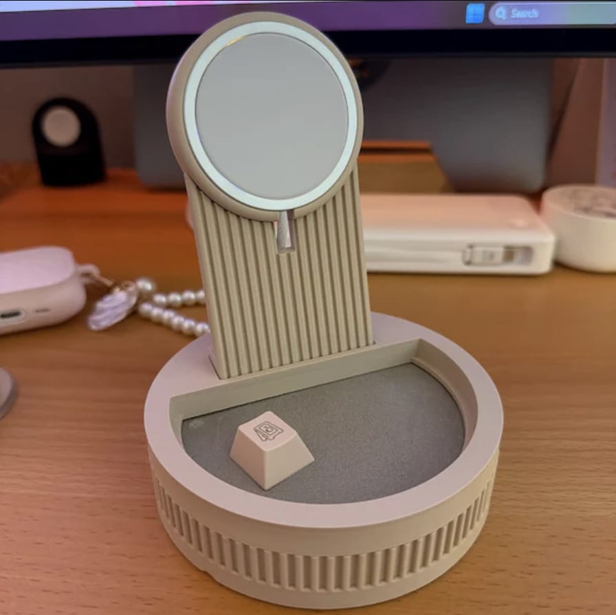 Customer photo review of Pebble Pod MagSafe Charger Stand - In Stock