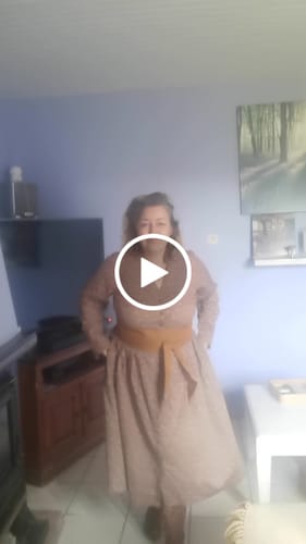 Customer video review of Robe Sia -  coton imprimé fleurs d'Evian