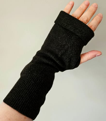 Customer photo review of Dark Hunter Green Fingerless Gloves
