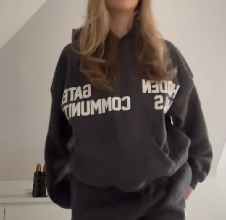 Customer photo review of GATED COMMUNITY HOODIE DARK GREY