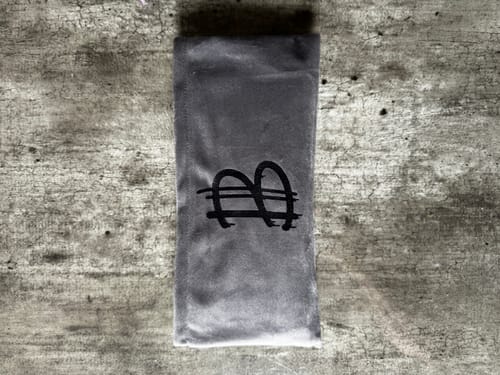 Customer photo review of Cartera Sonora Fibra Carbono