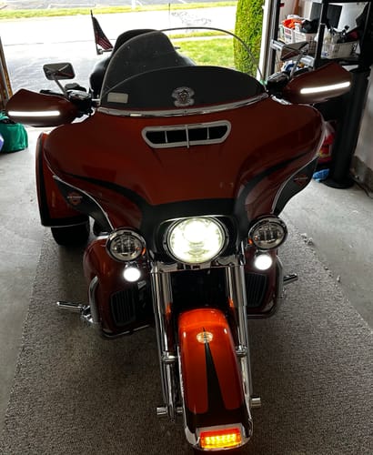 Customer photo review of Harley Hand Guards with LED for Touring & Softails