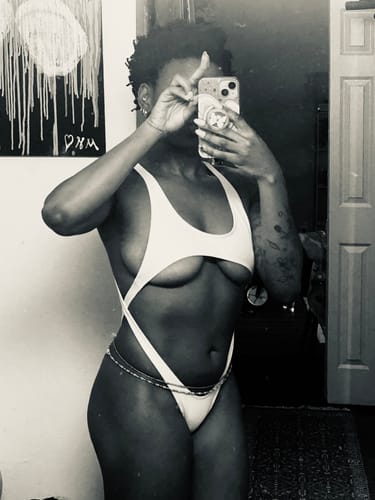 Customer photo review of 007 One Piece - White