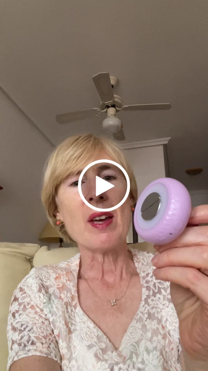 Customer video review of Koanna® Deepr™ ØØ5 – Red Light Face Contouring Device