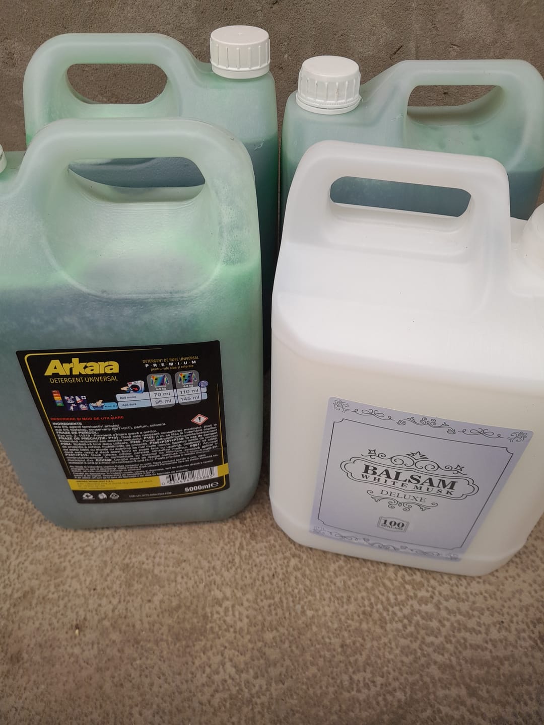 Customer photo review of Pachet 2x Detergent Universal Premium Automat Gel- 10L + 1x Balsam de rufe 5L Extra Parfum Chanela