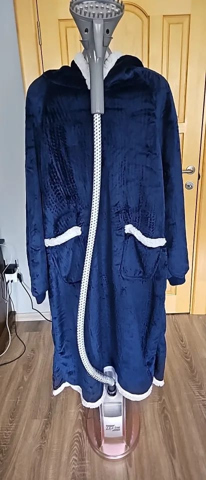 Customer photo review of Oversize Flanell-Deckenhoodie –  Tragbare Kuscheldecke mit Ärmeln & Kapuze