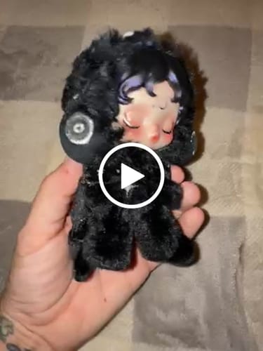 Customer video review of SKULLPANDA You Found Me Series Plush Doll Pendant Pop Mart Blind Box