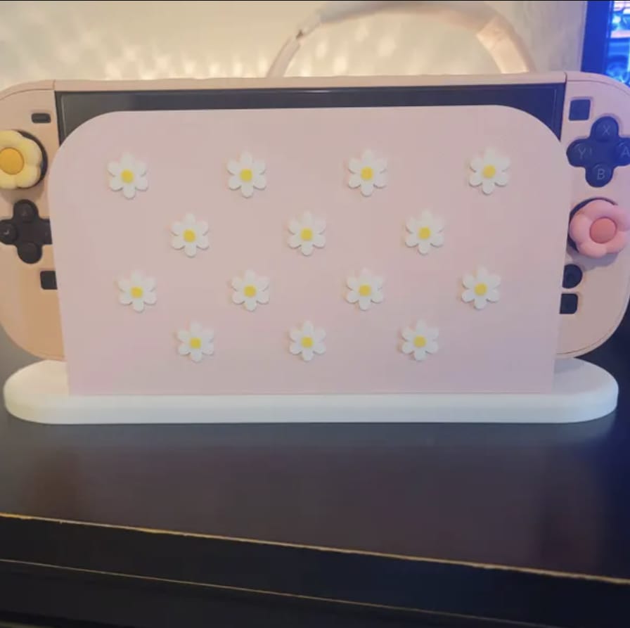 Customer photo review of Daisy Dock Cover for Nintendo Switch 2 – Original Faceplate Design