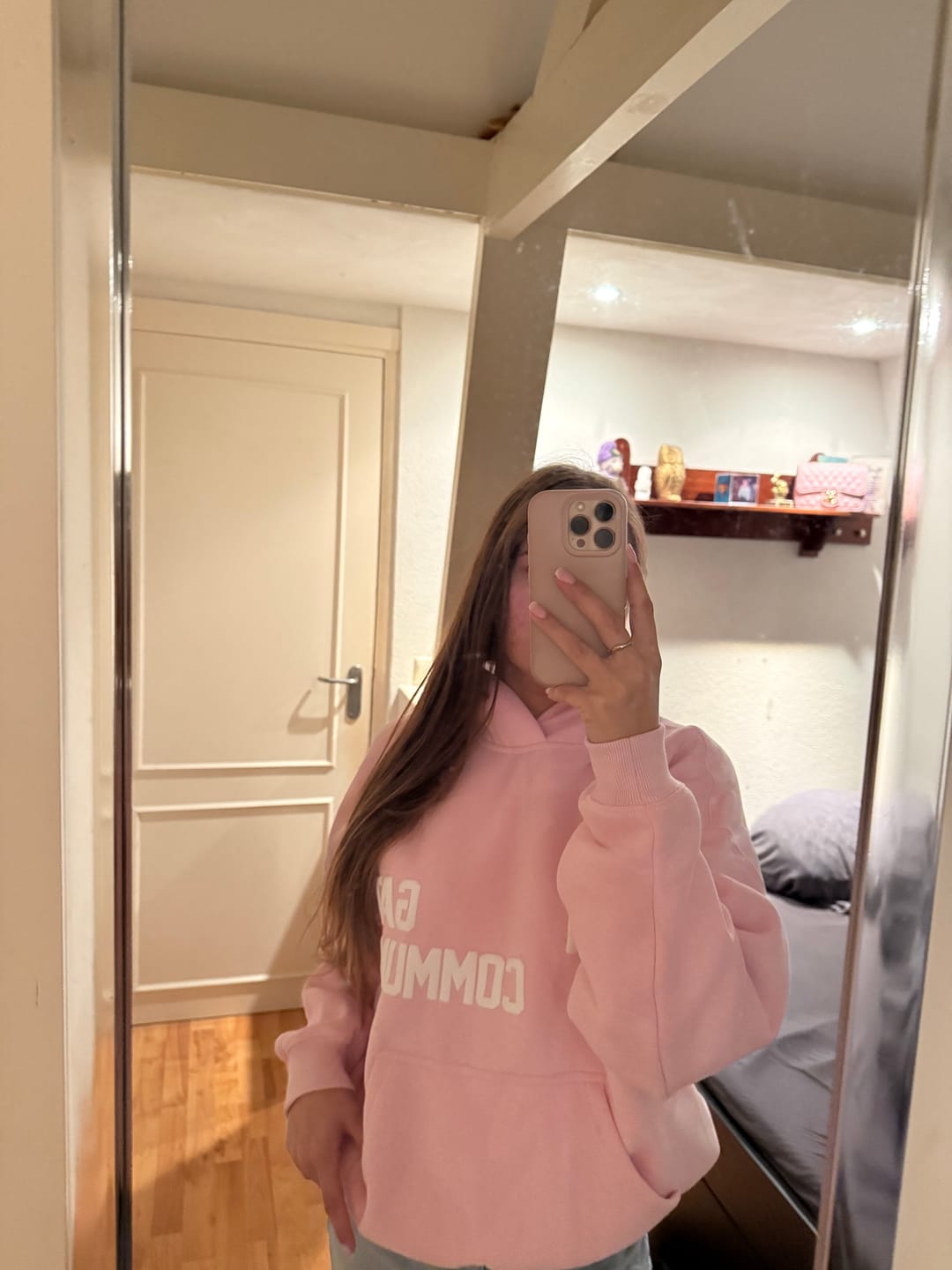 Kundenfoto-Bewertung von GATED COMMUNITY HOODIE LIGHT PINK
