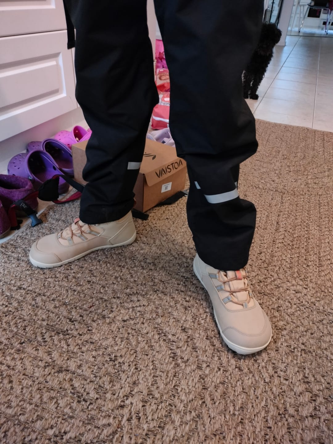 Customer photo review of Vaistoa Kaste lasten vedenpitävät paljasjalkakengät