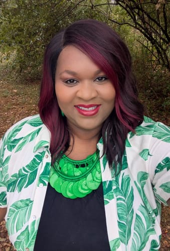 Customer photo review of Outre Sleek Lay HD Lace Front Wig - GENEVIVE