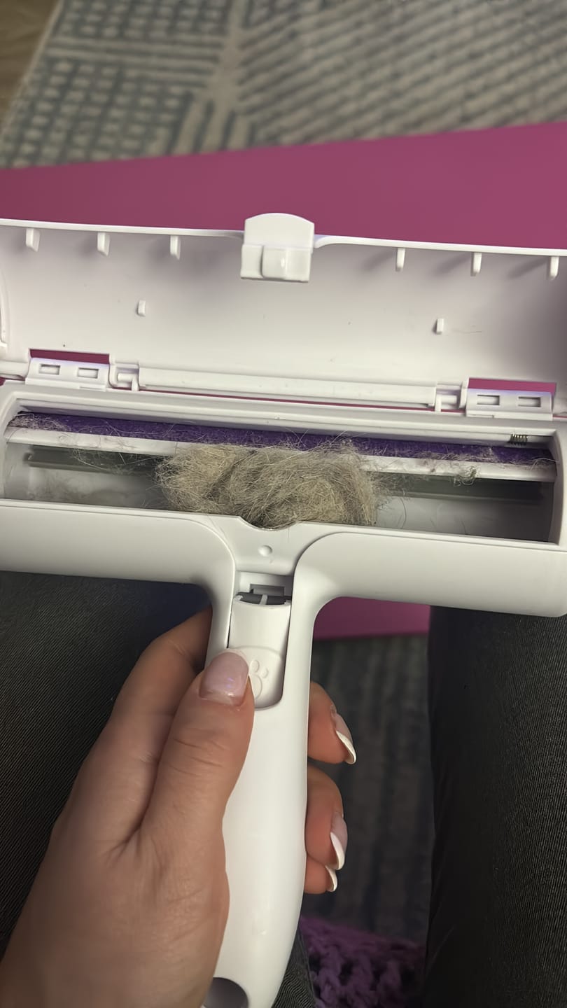 Customer photo review of THE DOGS ROLLER — Quita pelos en segundos, sin adhesivos