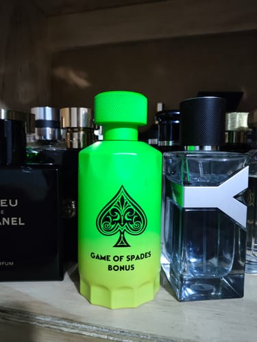 Reseña con foto de un cliente sobre Perfume Unisex Game Of Spade BONUS 100ml edp