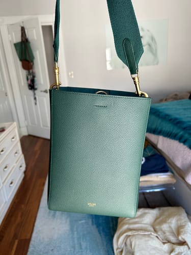 Customer photo review of SANGLE SEAU BUCKET 24 BAG GREEN FOREST CALFSKIN