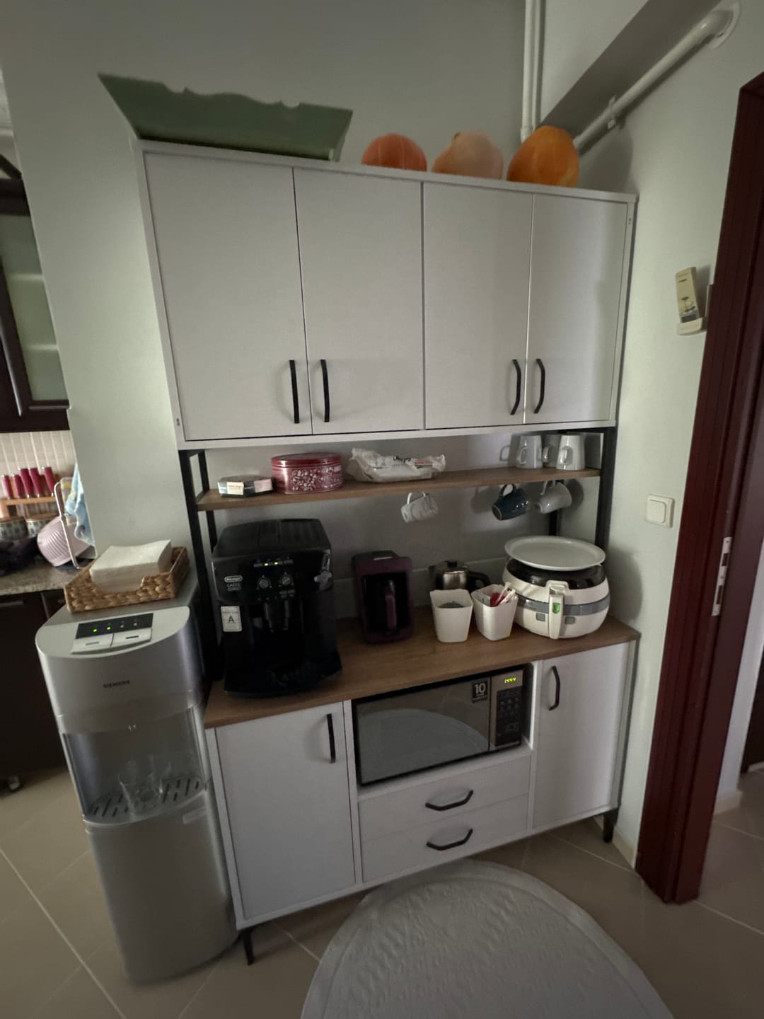 Customer photo review of Rani JE169 Çok Amaçlı Dolap 2 Çekmeceli 6 Kapaklı Kiler Mutfak Dolabı Sepet Ceviz - Beyaz