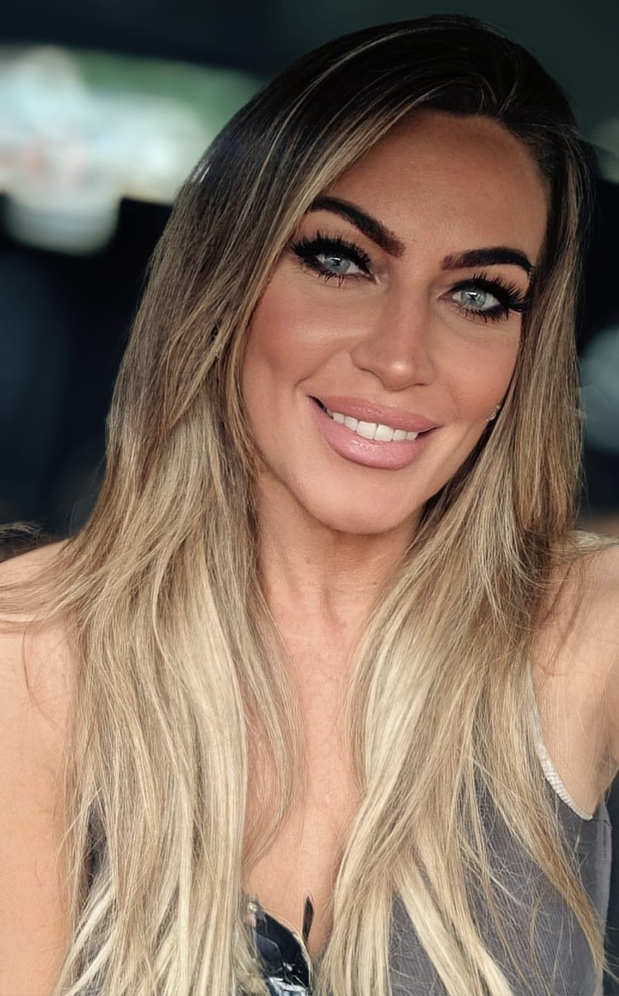 Customer photo review of Cherry OCEAN Blue Prescription Coloured Contact Lenses