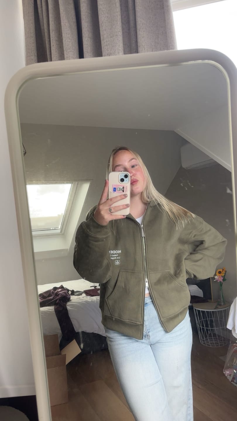 Customer photo review of LABEL ZIP HOODIE SAGE