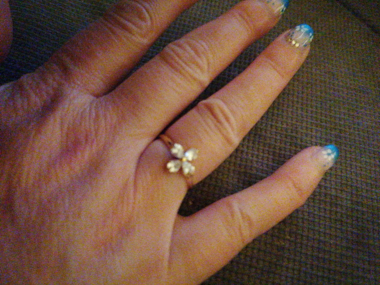 Customer photo review of Pure Flower Ring | 18K vergoldet