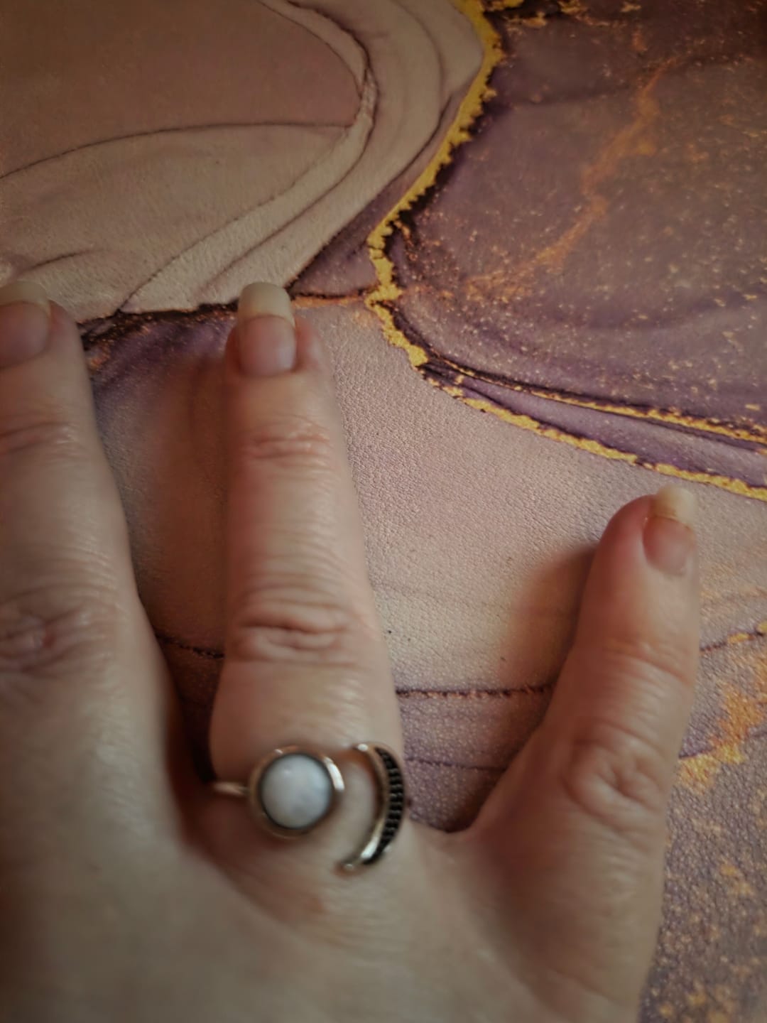 Customer photo review of Bague Ajustable "Séléné" en Pierre de Lune