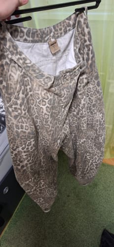 Customer photo review of American Vintage Leopard Print Curved Blade Jeans