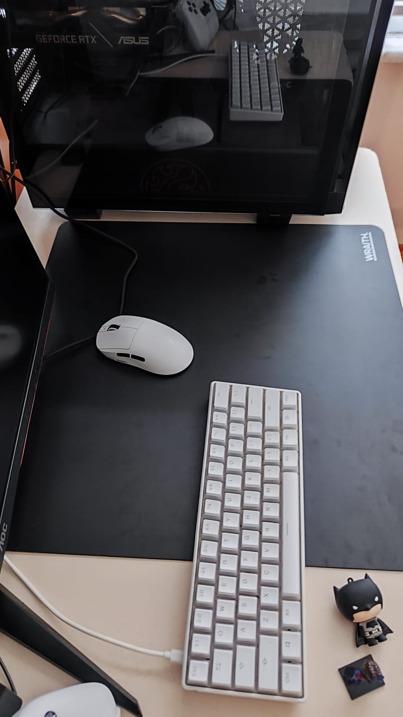 Customer photo review of Wraith Blade Y Hard Mousepad