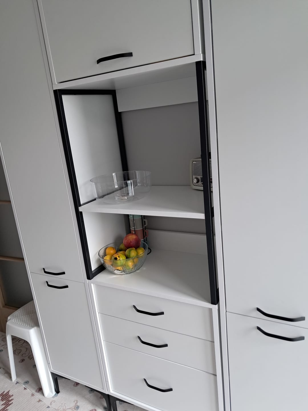 Customer photo review of Rani JE145 Çok Amaçlı Dolap 5 Kapaklı 3 Çekmeceli Kiler Mutfak Dolabı Beyaz