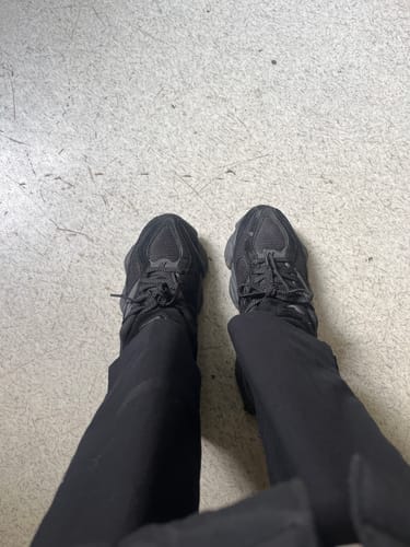 Customer photo review of New Balance 9060 TRIPLE BLACK