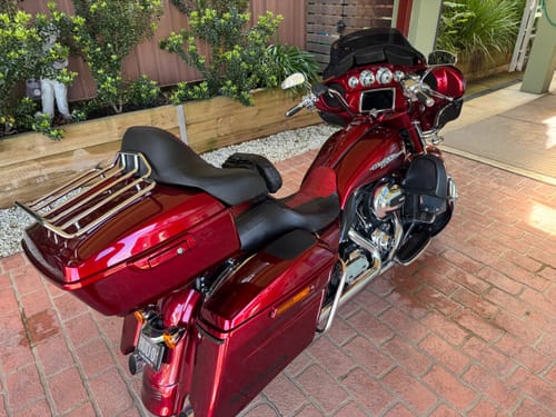 Customer photo review of Detachable King Tour Pack For Harley | Mocardine